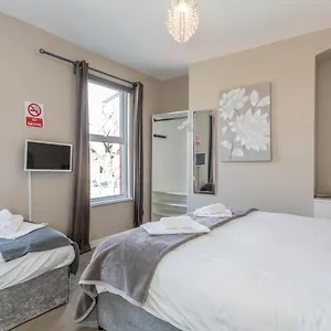 https://92-the-avenue-belfast.belfasthotelsireland.com